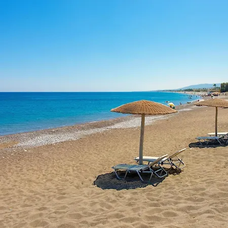 In With A Terrace Or Balcony 度假居 *