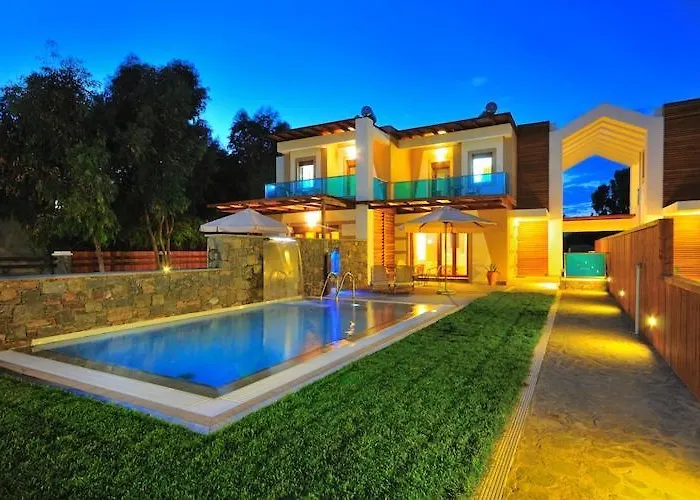 In With A Terrace Or Balcony 度假居 *