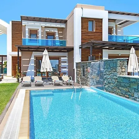 In With A Terrace Or Balcony بيت للعطل *