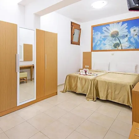 بيت للعطل In With A Terrace Or Balcony *